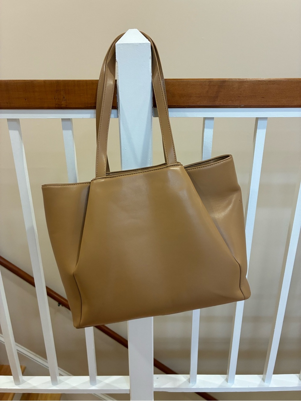 APRYL Classic Tan Tote Bag - Versatile Everyday Shoulder Bag